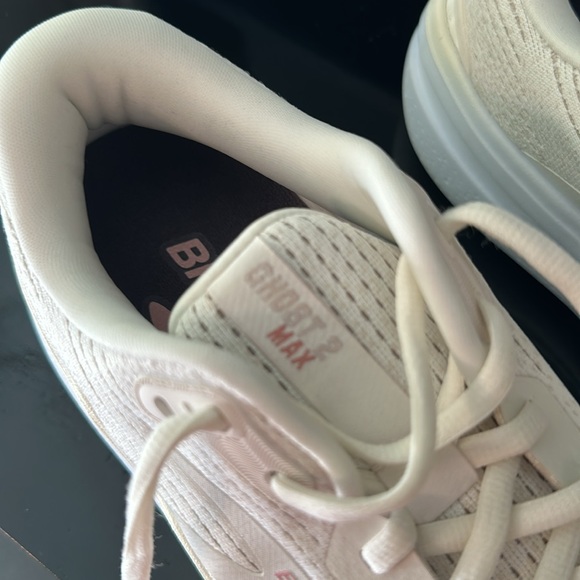 Brooks Ghost Max 2 Gym Shoes - Picture 7 of 11